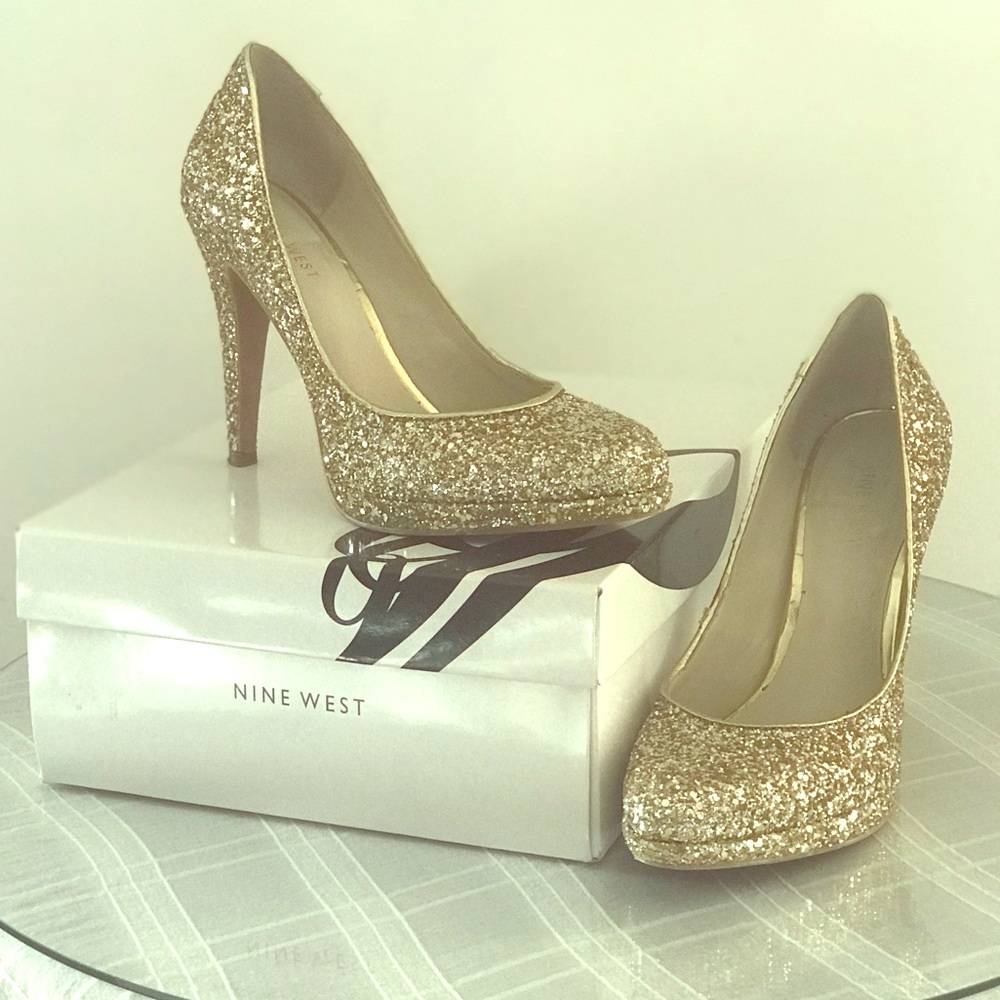 GOLD SPARKLE NINE WEST HEELS😍